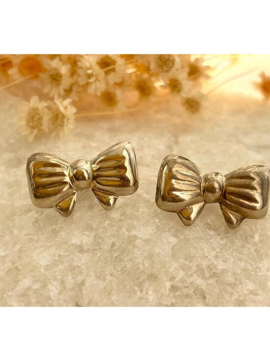Taxco Mexico Made Sterling Silver 925 Bowtie Shaped Cute Stud Earrings - Picture 1 of 10
